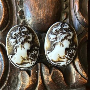 Vintage Coquette Classic Black and White Plastic Cameo Pierced Earrings